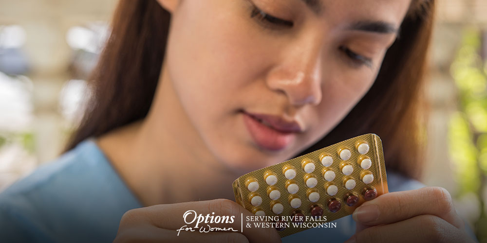 Birth control is touted as one of the greatest medical advancements ever made for women, allowing them to take charge of their sexuality without worrying about unplanned pregnancies — or so the narrative goes, anyway. But birth control has risks that go along with it, and those who use it should weigh those risks before taking it. Unfortunately, many women aren’t properly informed of the risks beforehand. For certain kinds of birth control, those risks include an increased susceptibility to getting a sexually transmitted disease (STD).
